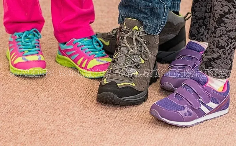 春秋运动鞋：2025新款力荐——经典款式全面引爆市场潮流